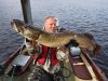 Rene Bieniek met een schitterende vis van 106 cm, de winnaar van de Vangst van de Week.