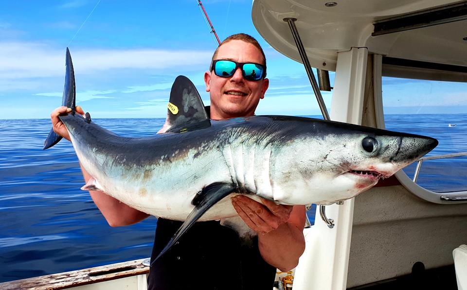 Haringhaai – Mike wint de Vangst van de Week met deze unieke hattrick. #CPRsavesfish